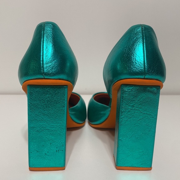Green Leather Metallic Heels - Picture 6 of 16